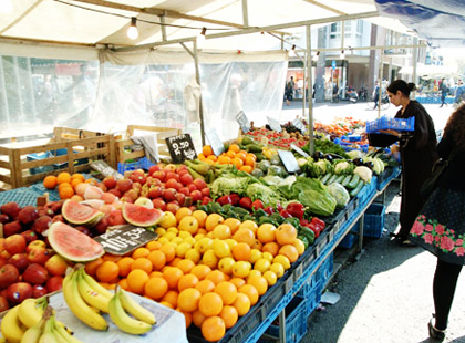 An image of fruit on the market.